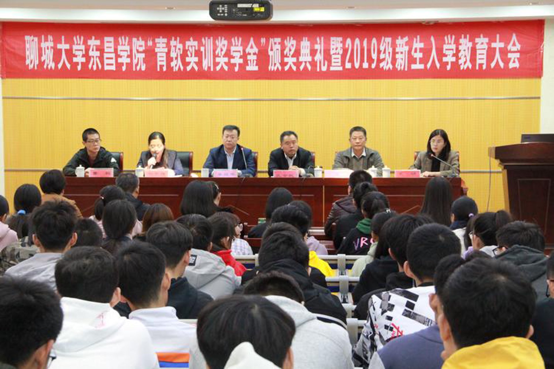 校企合作：共建未来科技的桥梁